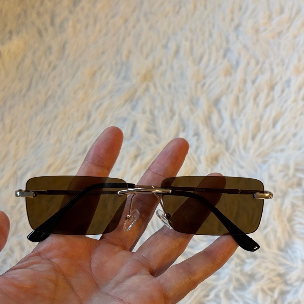 Stylish Brown Rectangular Sunglasses Slightly Used - image 5